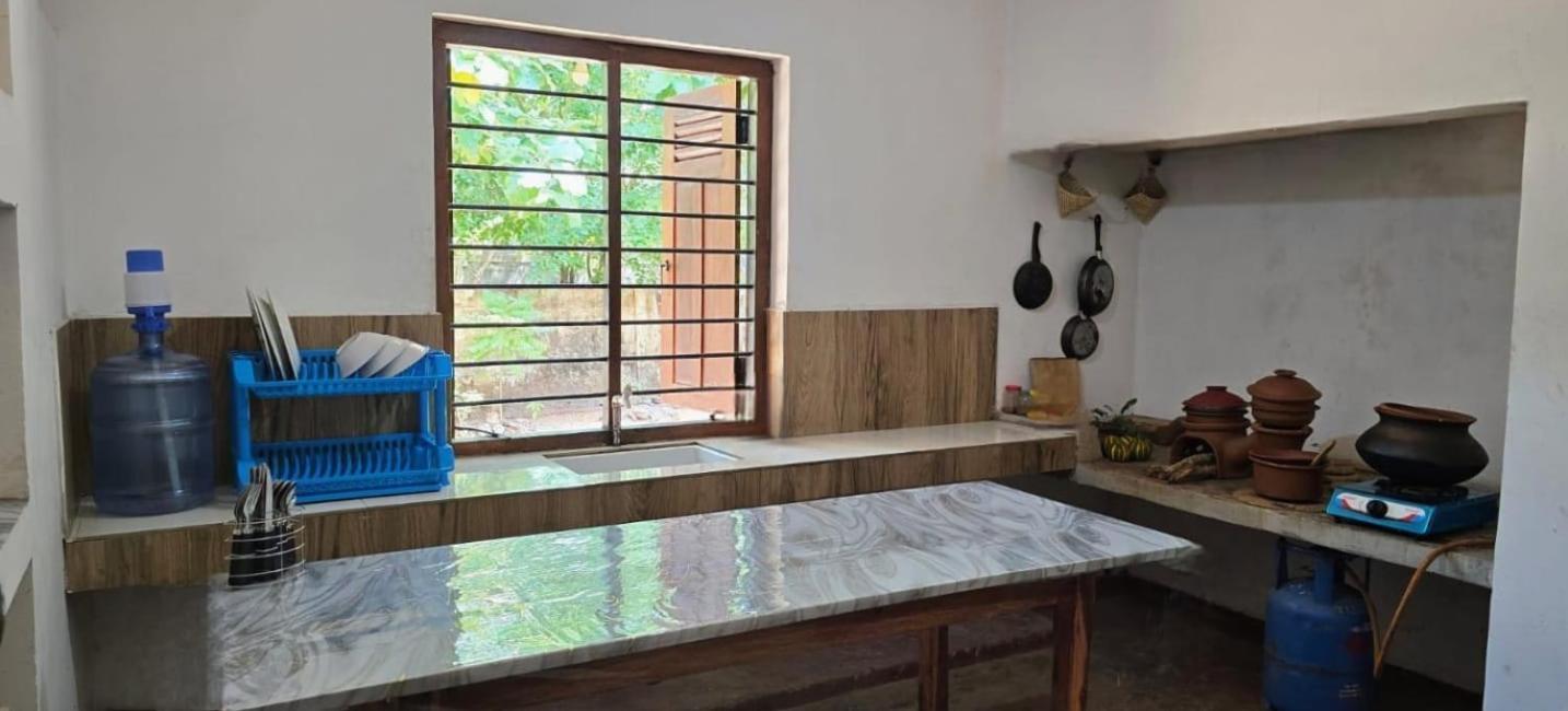 Ruwanwali Apartment *
